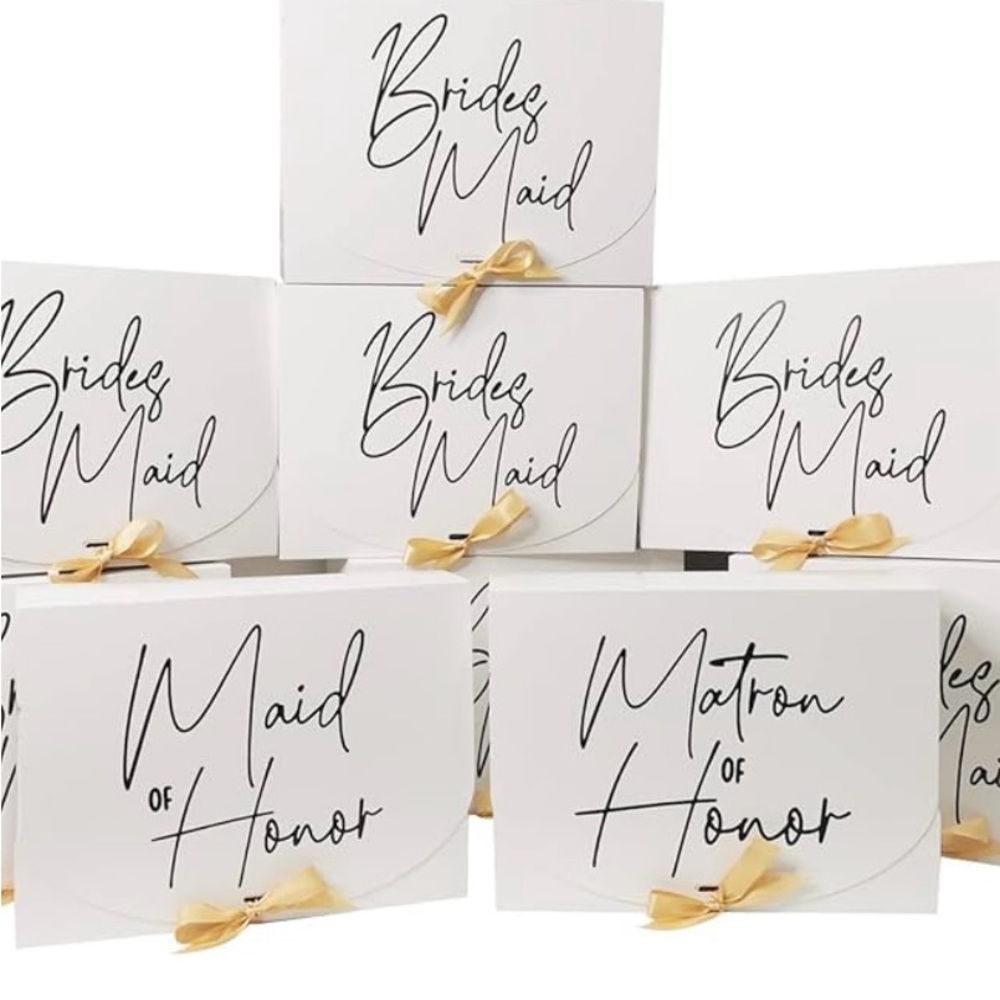 (1) Brides maid and (1) matron of honor proposal boxes. Brand new!